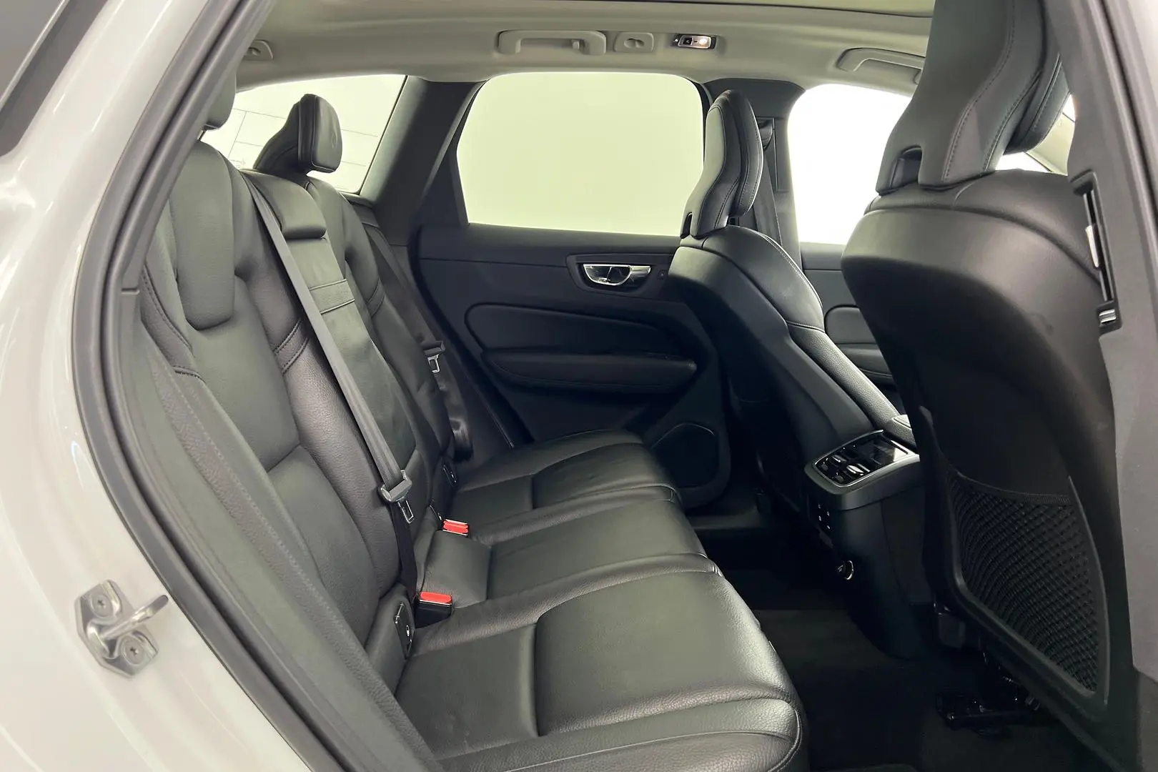 2019 Volvo XC60 Gallery Image 11