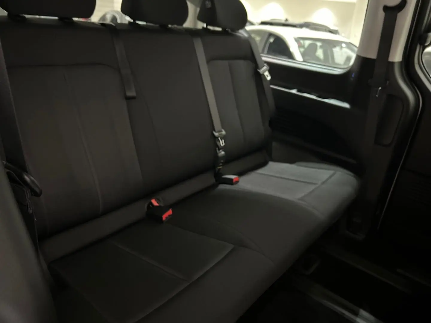 2022 Hyundai STARIA Gallery Image 15