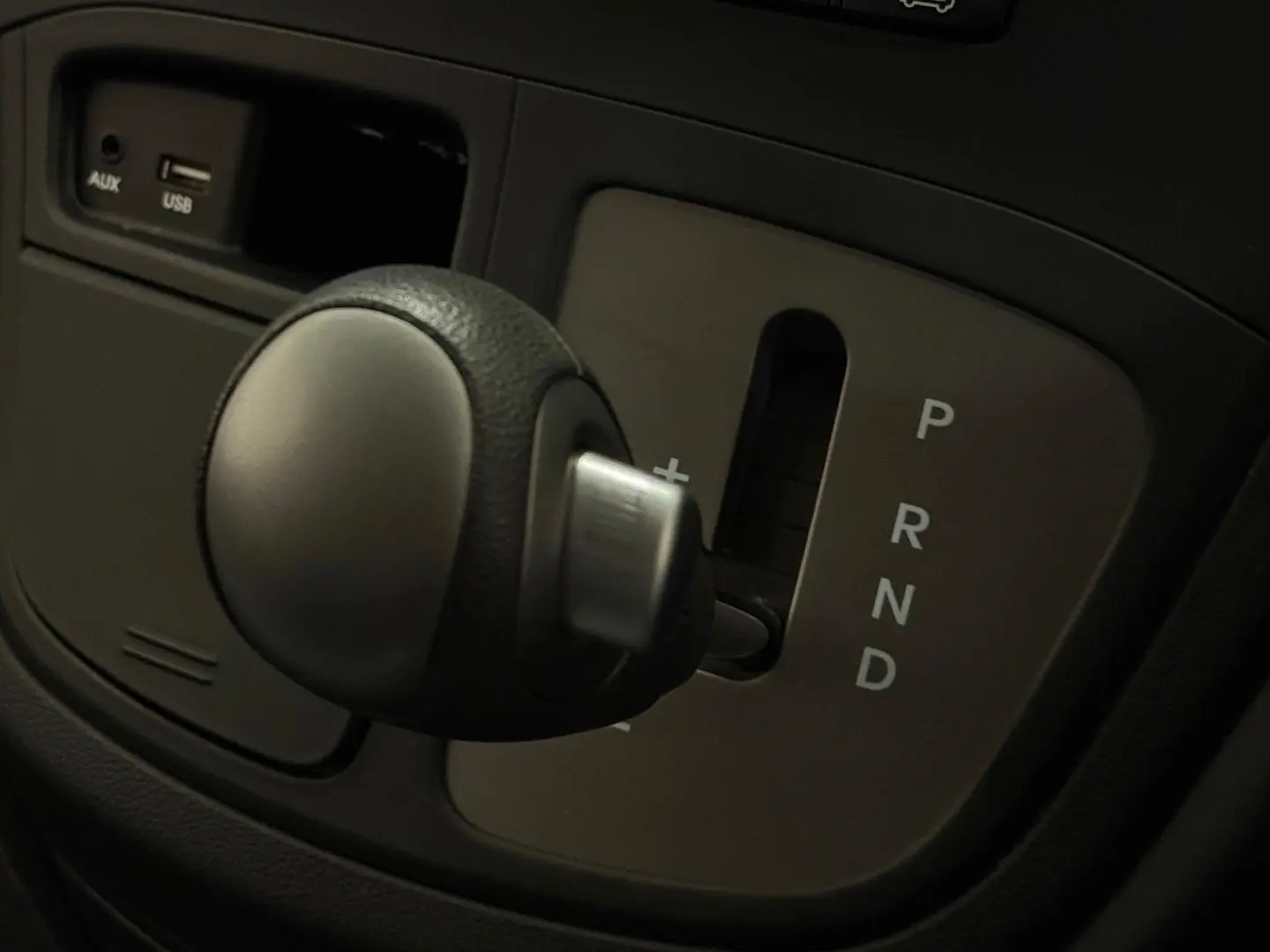 2021 Hyundai iLoad Gallery Image 19