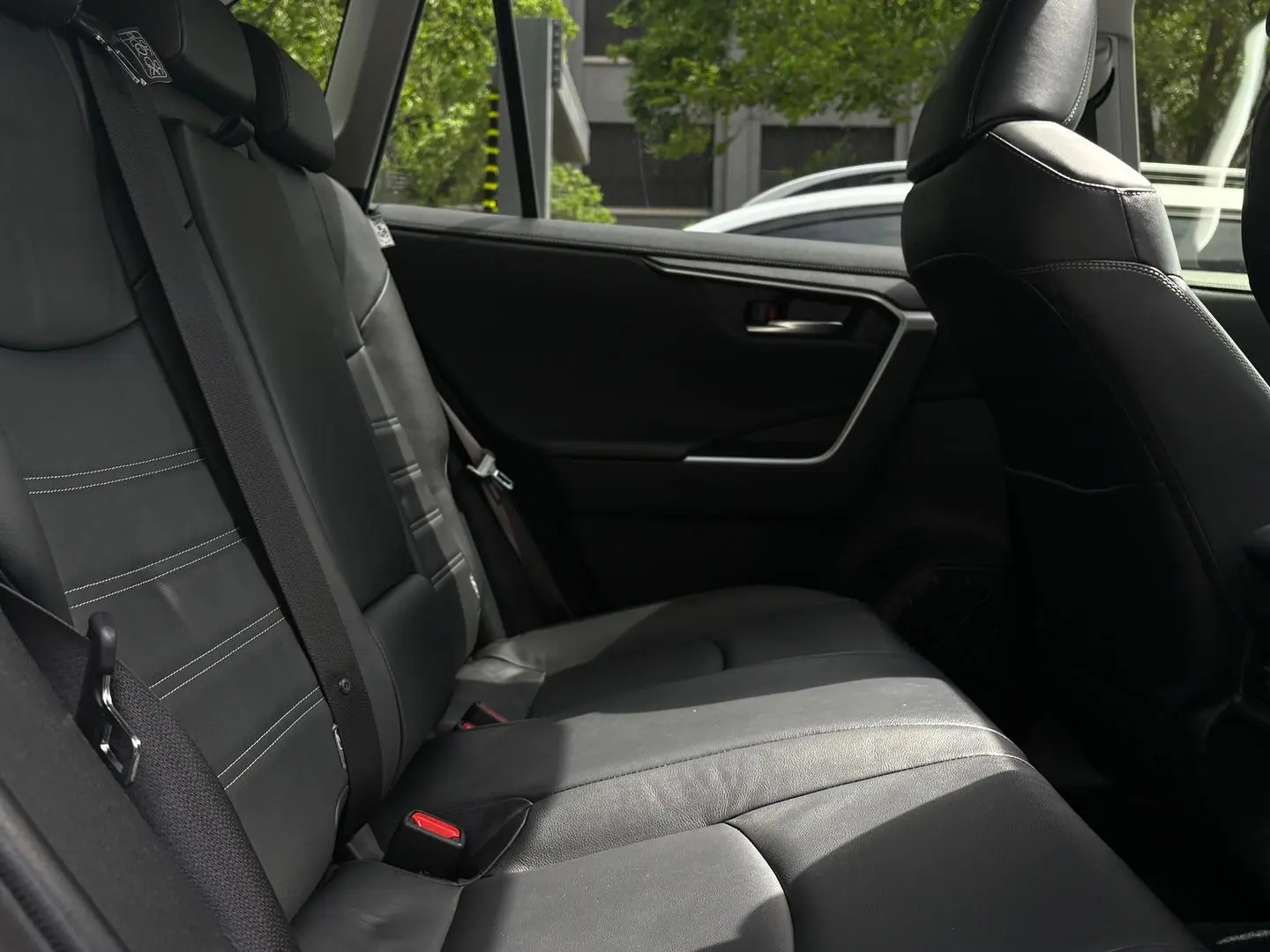 2019 Toyota RAV4 Gallery Image 14