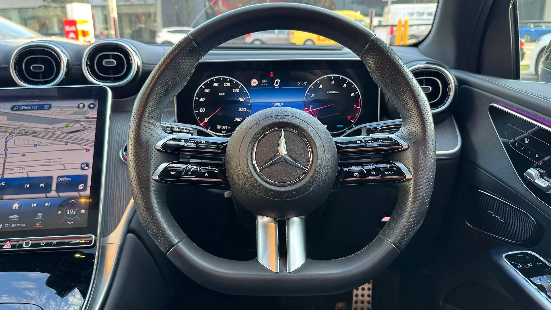 2023 Mercedes-Benz GLC-Class Gallery Image 28