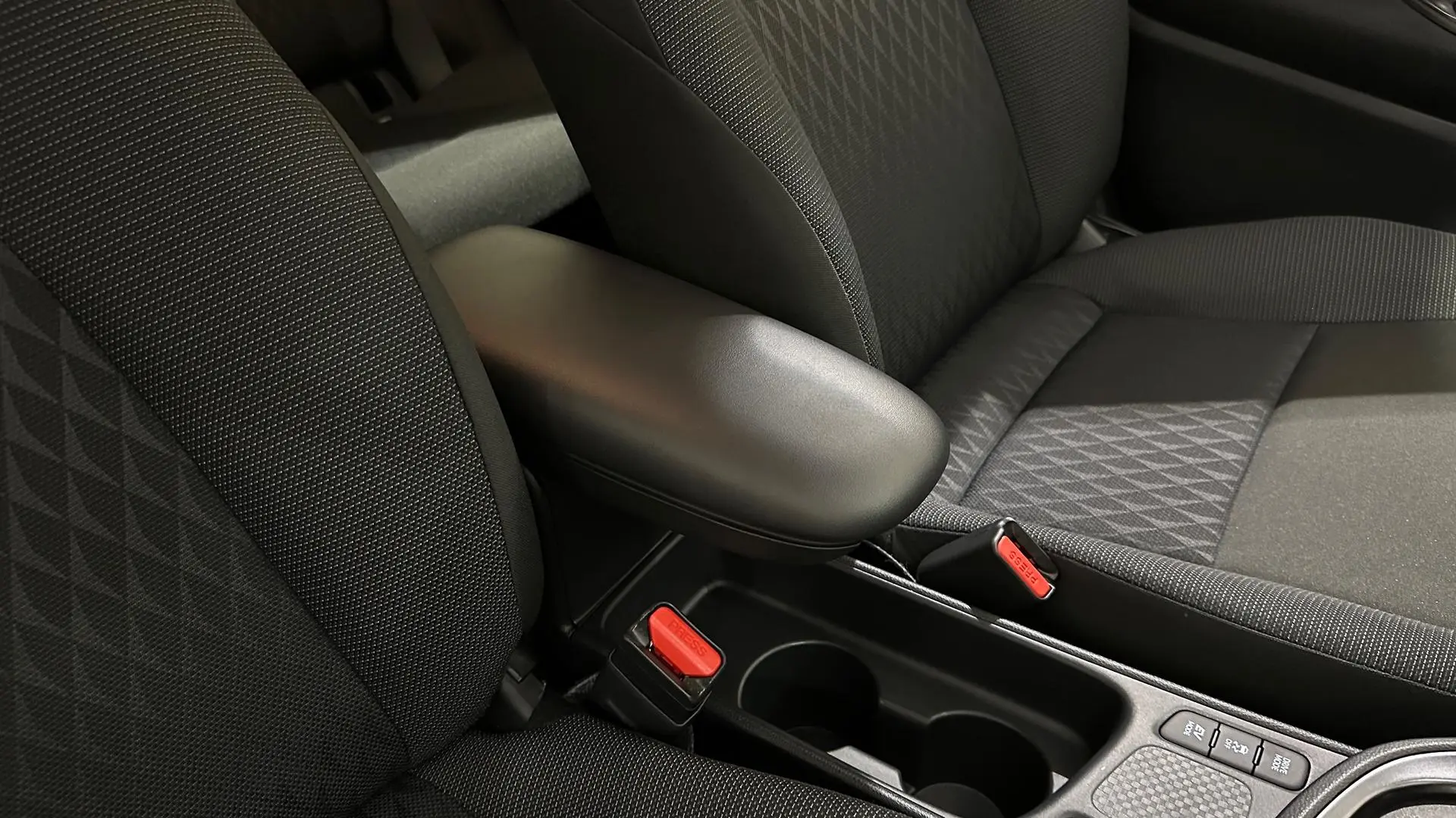 2024 Toyota Yaris Cross Gallery Image 21