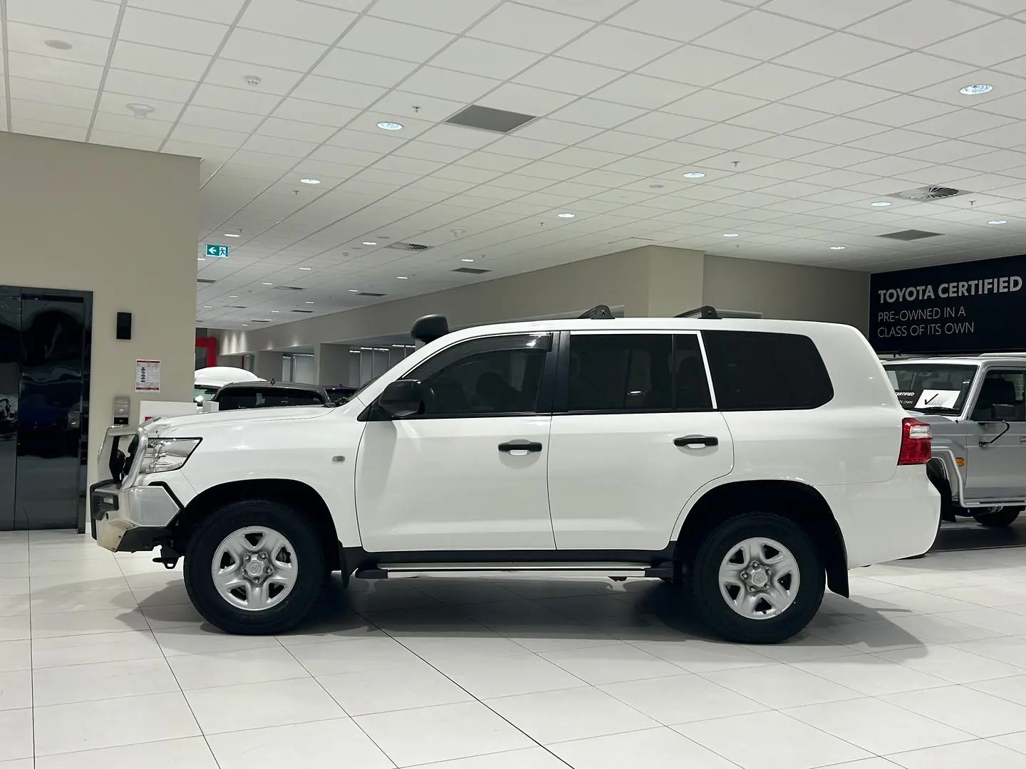 2020 Toyota Landcruiser Image 6