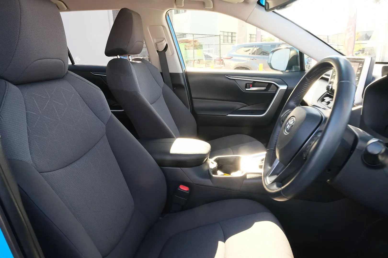 2019 Toyota RAV4 Gallery Image 13