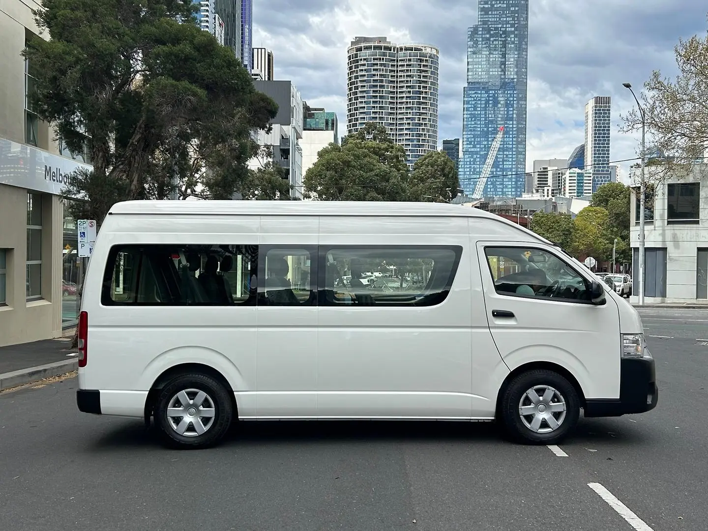 2018 Toyota Hiace Gallery Image 3