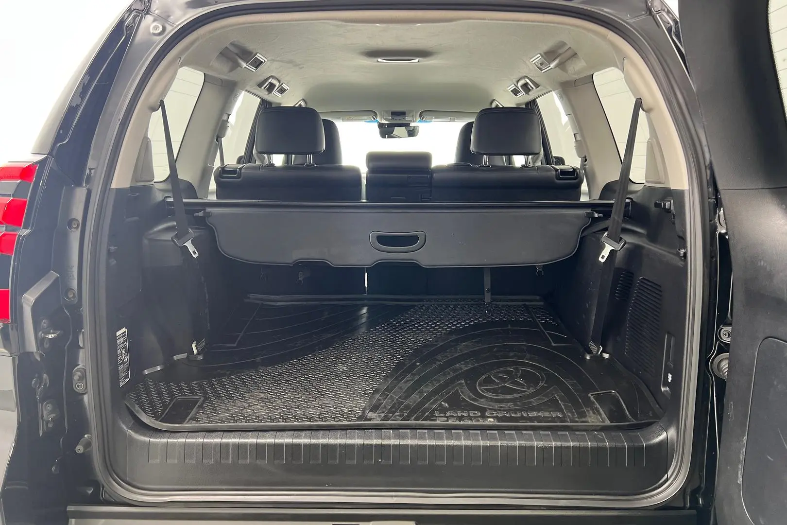 2018 Toyota Landcruiser Prado Gallery Image 21
