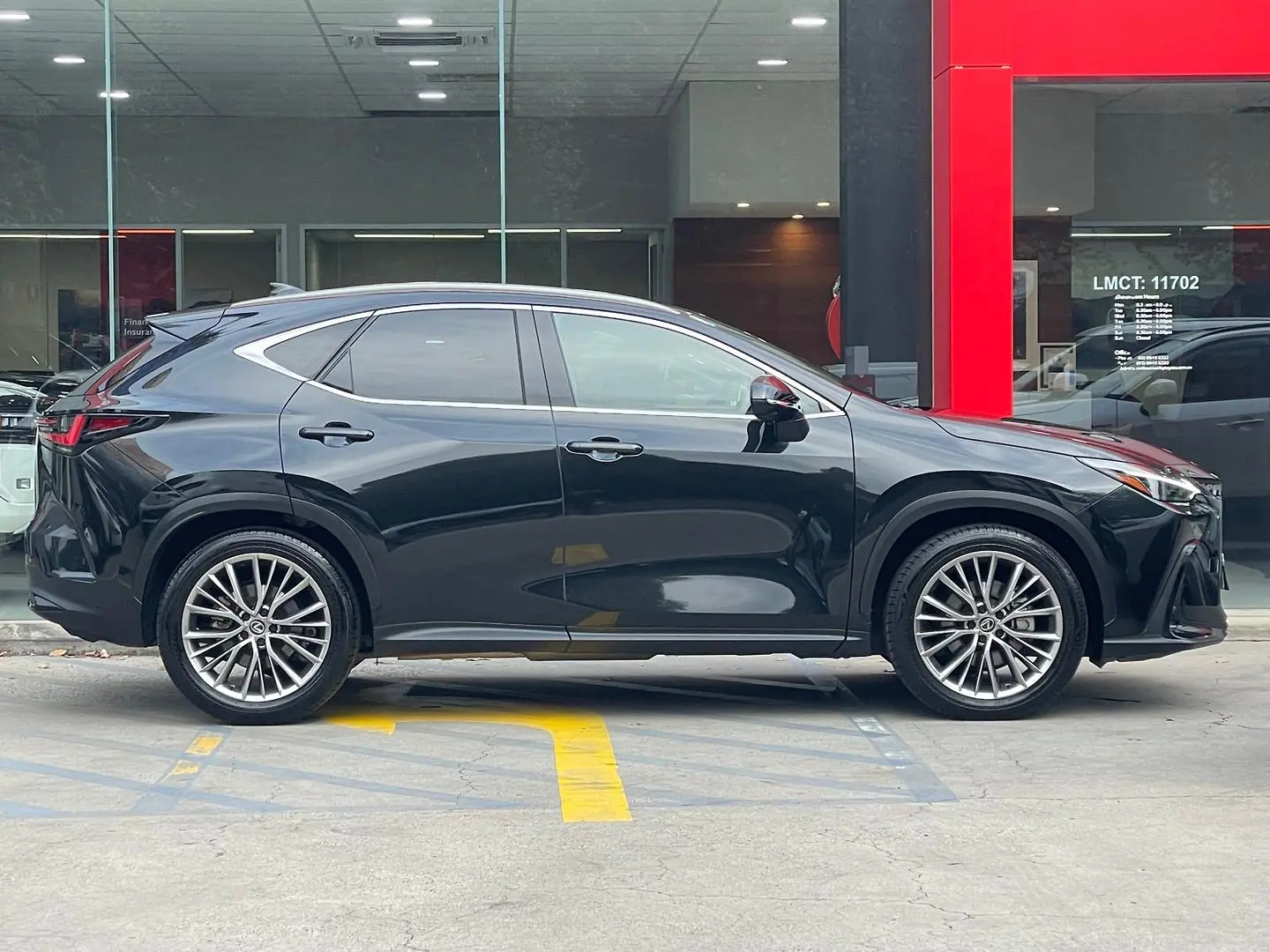2023 Lexus NX Gallery Image 2