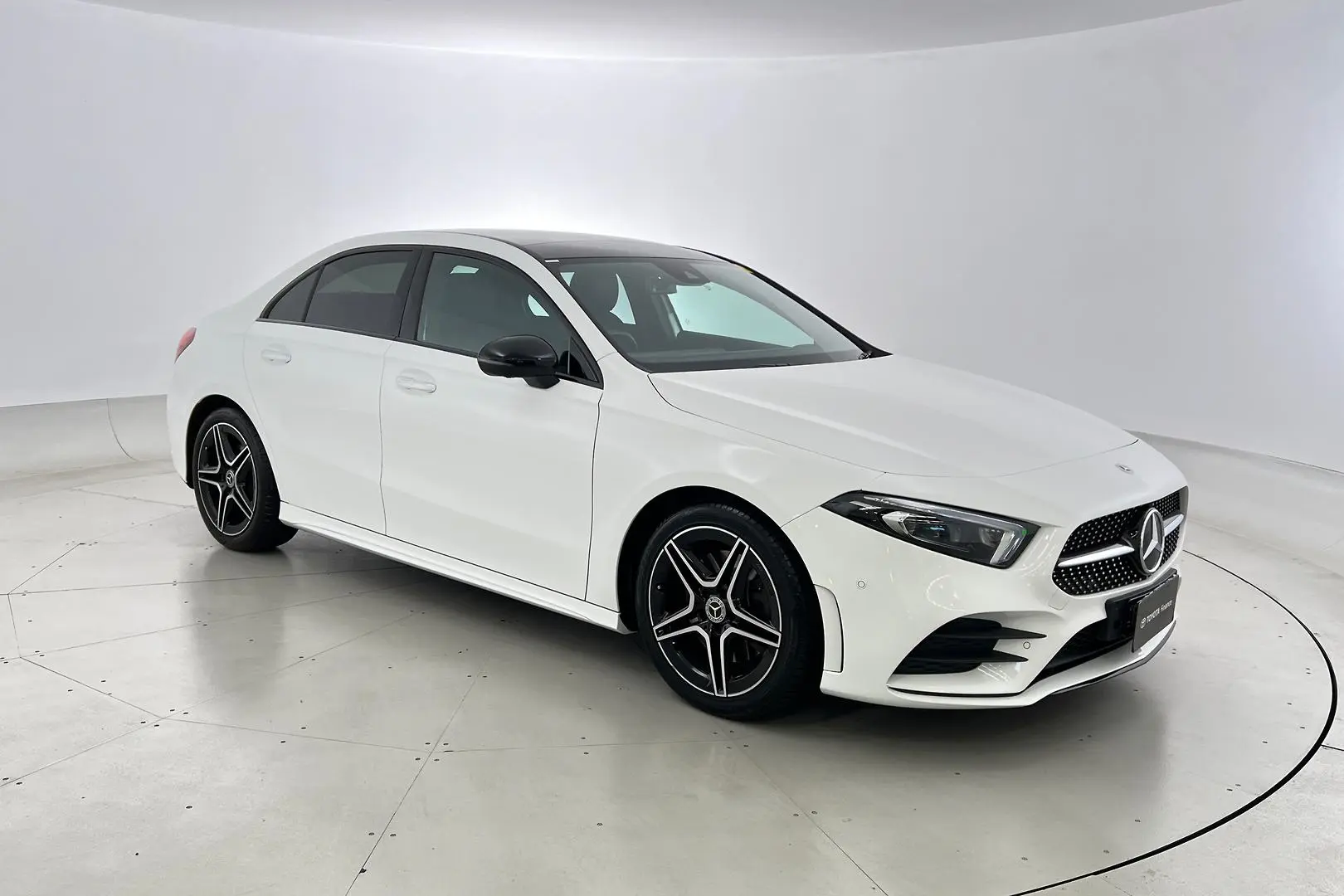 2021 Mercedes-Benz A-Class Gallery Image 1