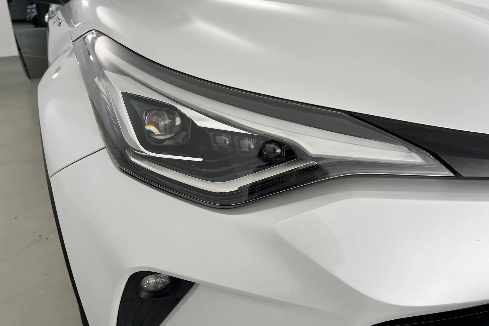 2022 Toyota C-HR Gallery Image 21