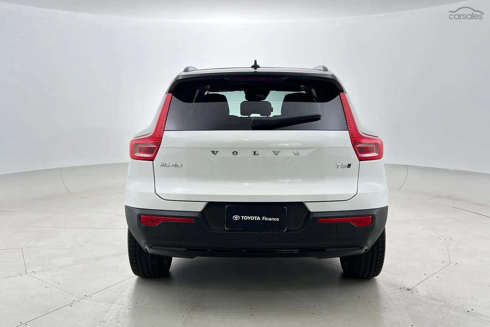 2022 Volvo XC40 Image 5