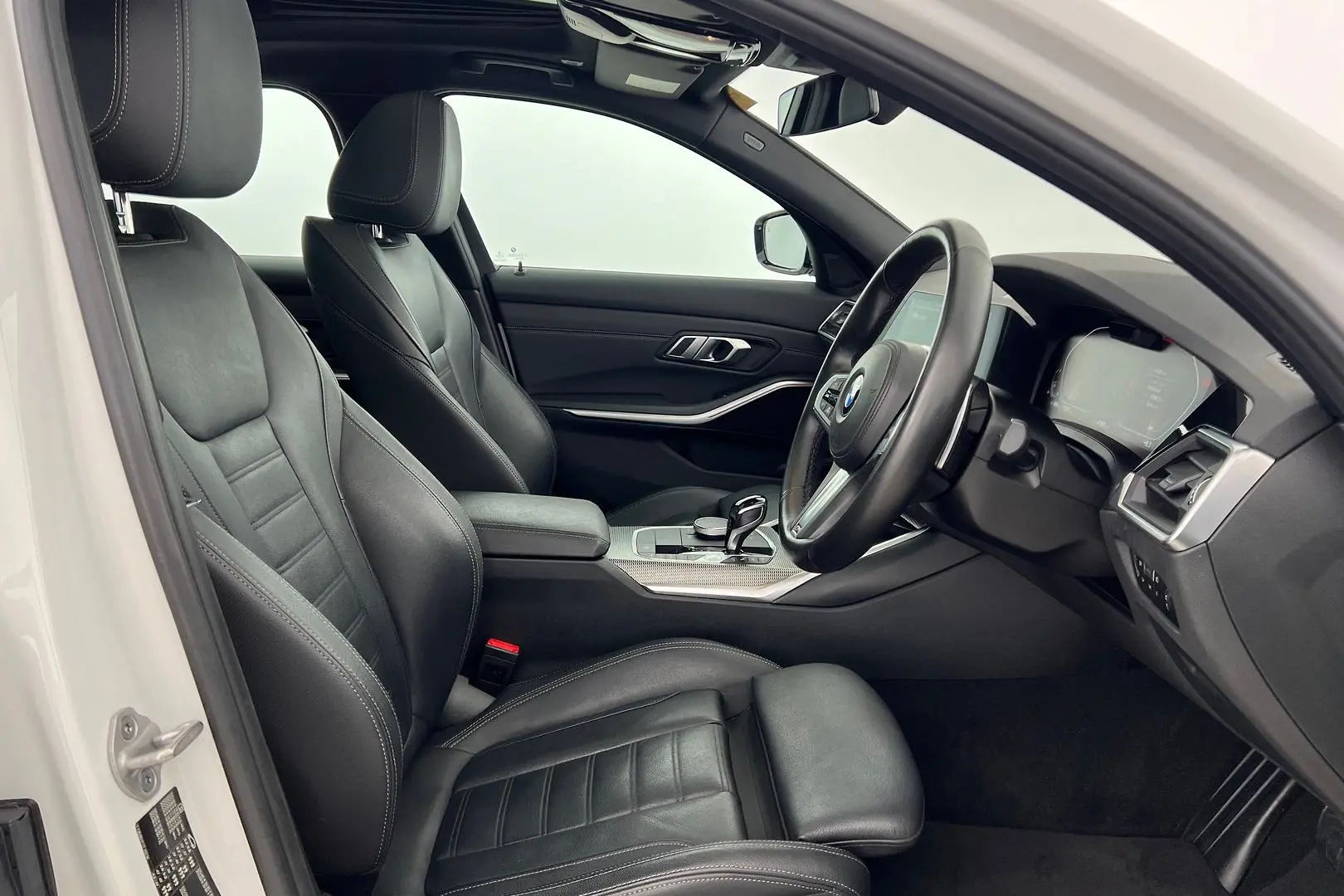 2021 BMW 3 Series Gallery Image 11