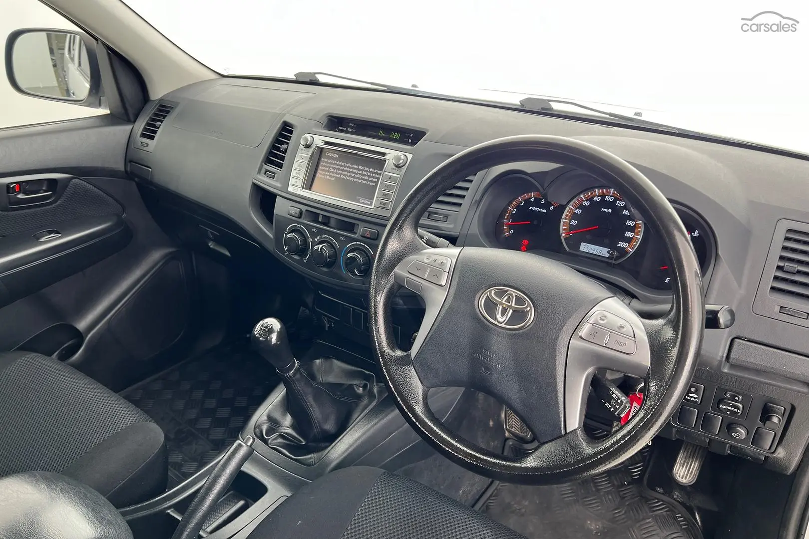 2014 Toyota Hilux Image 3