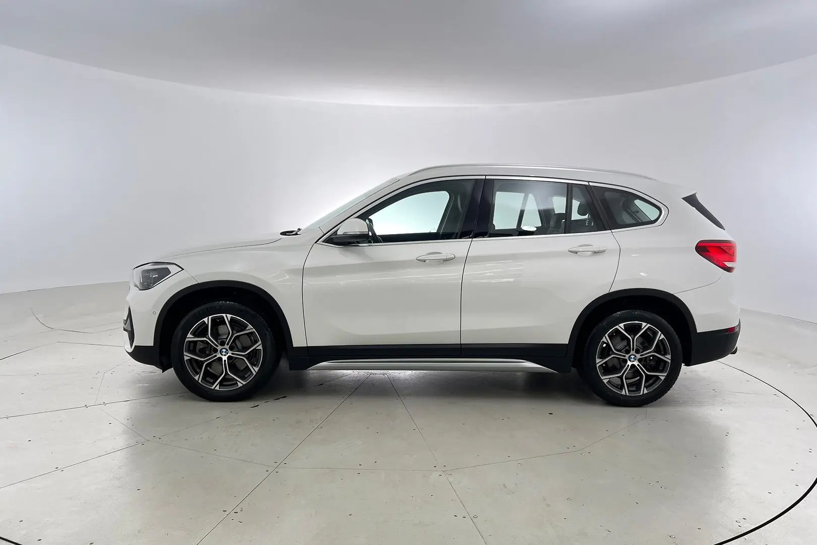 2021 BMW X1 Gallery Image 7
