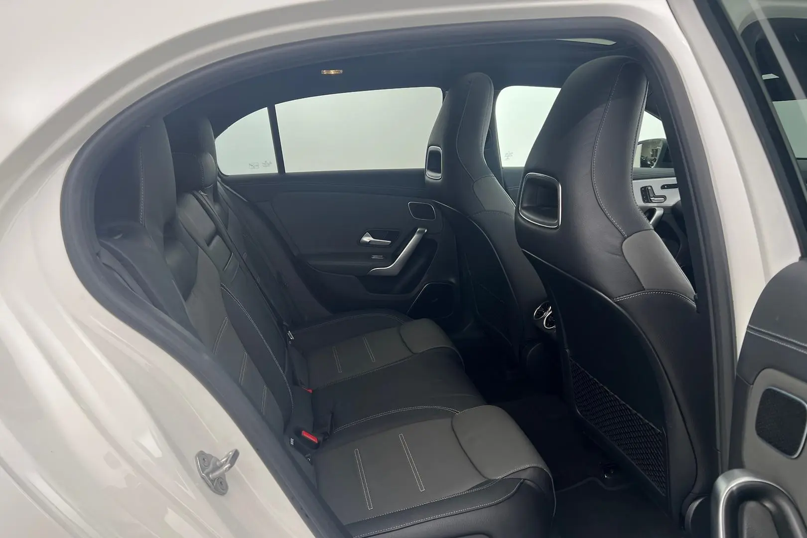 2020 Mercedes-Benz A-Class Gallery Image 13