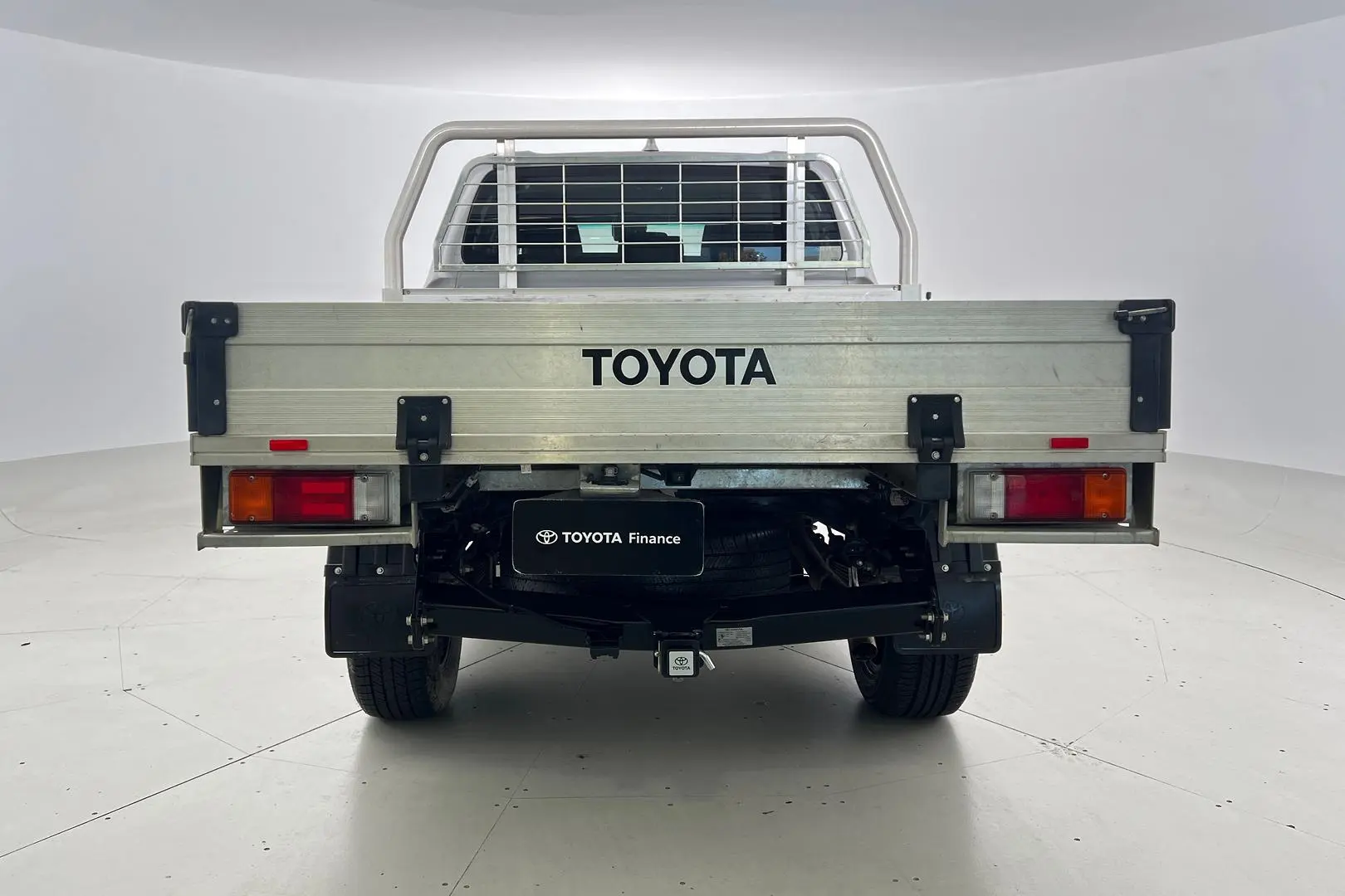 2022 Toyota Hilux Gallery Image 3