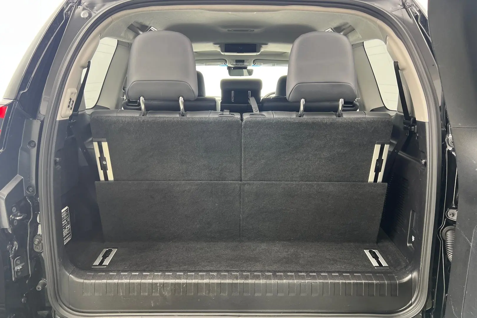 2018 Toyota Landcruiser Prado Gallery Image 24