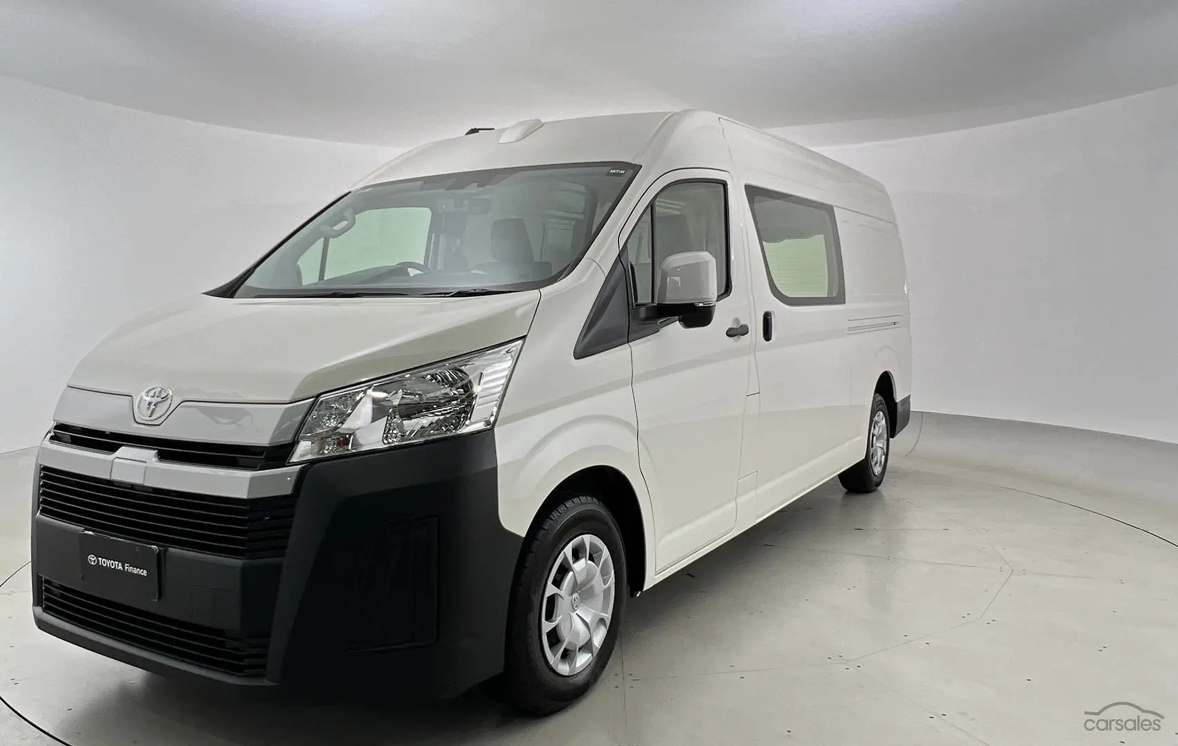 2023 Toyota Hiace Image 4