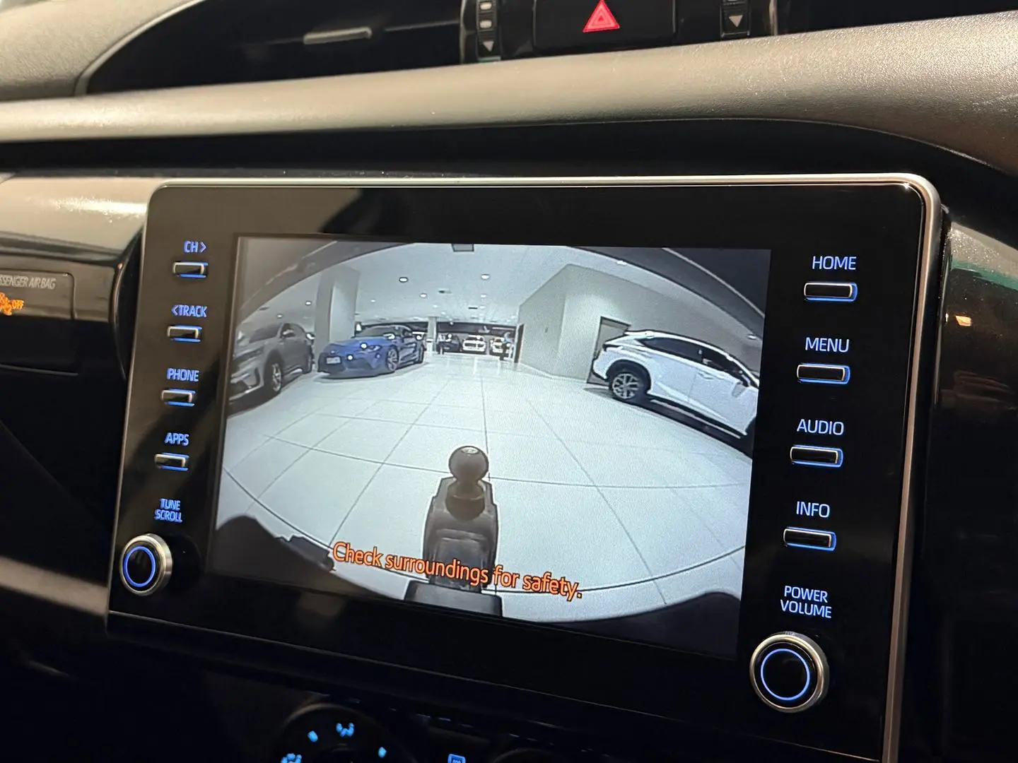 2021 Toyota Hilux Gallery Image 9