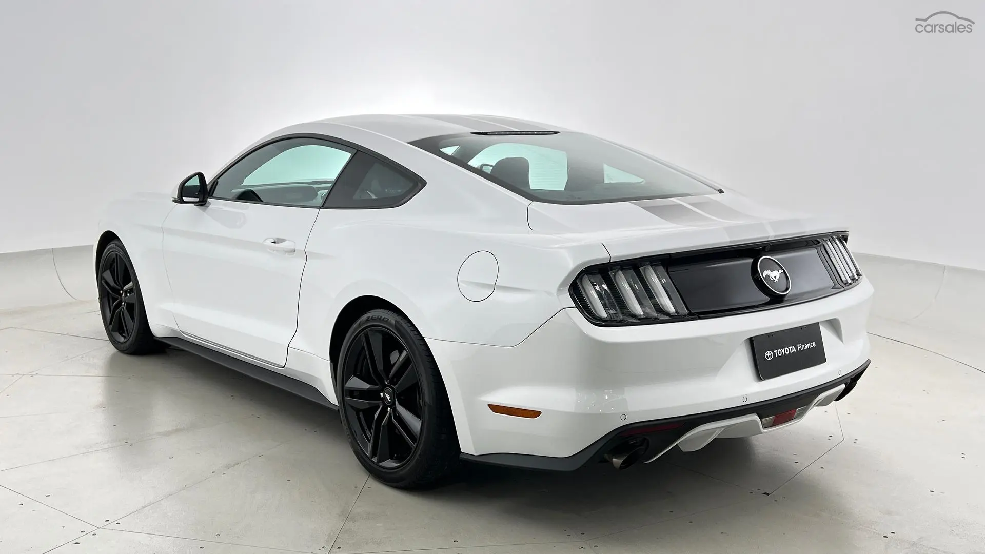 2016 Ford Mustang Image 2