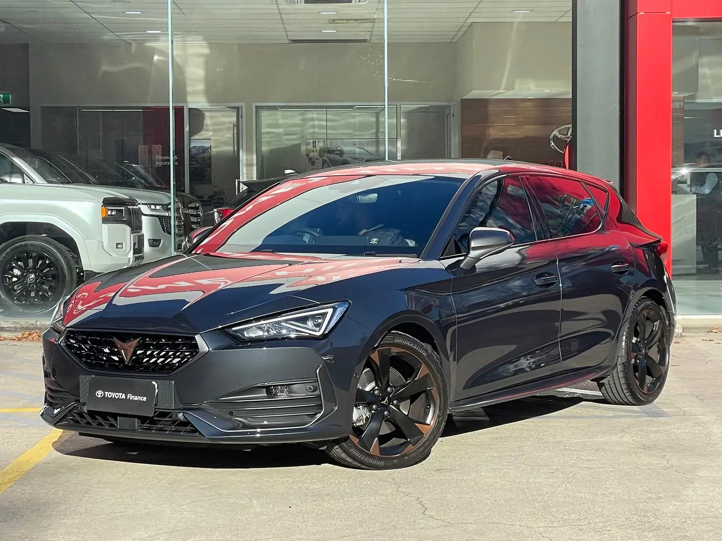 2024 CUPRA Leon Gallery Image 4