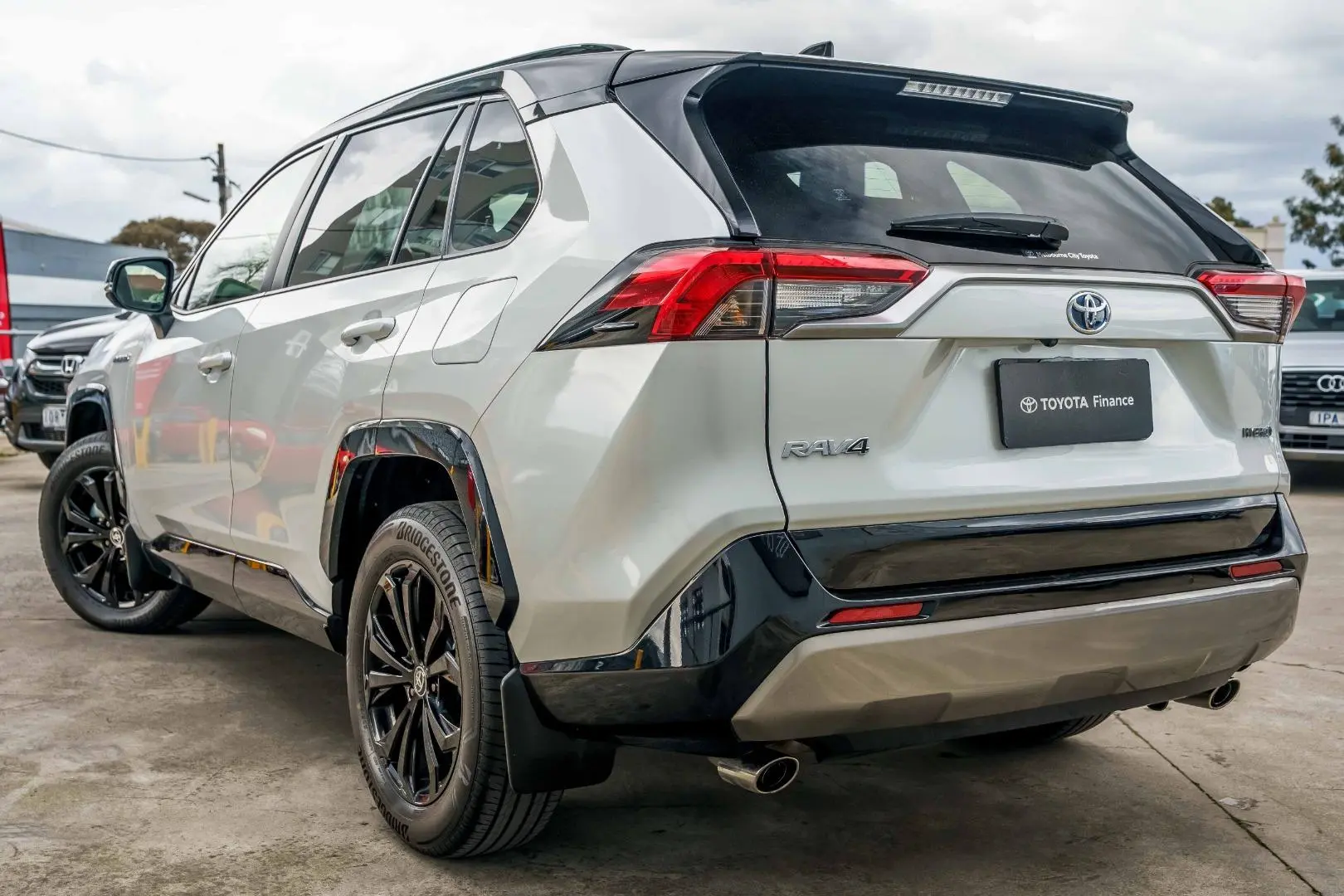 2024 Toyota RAV4 Gallery Image 2