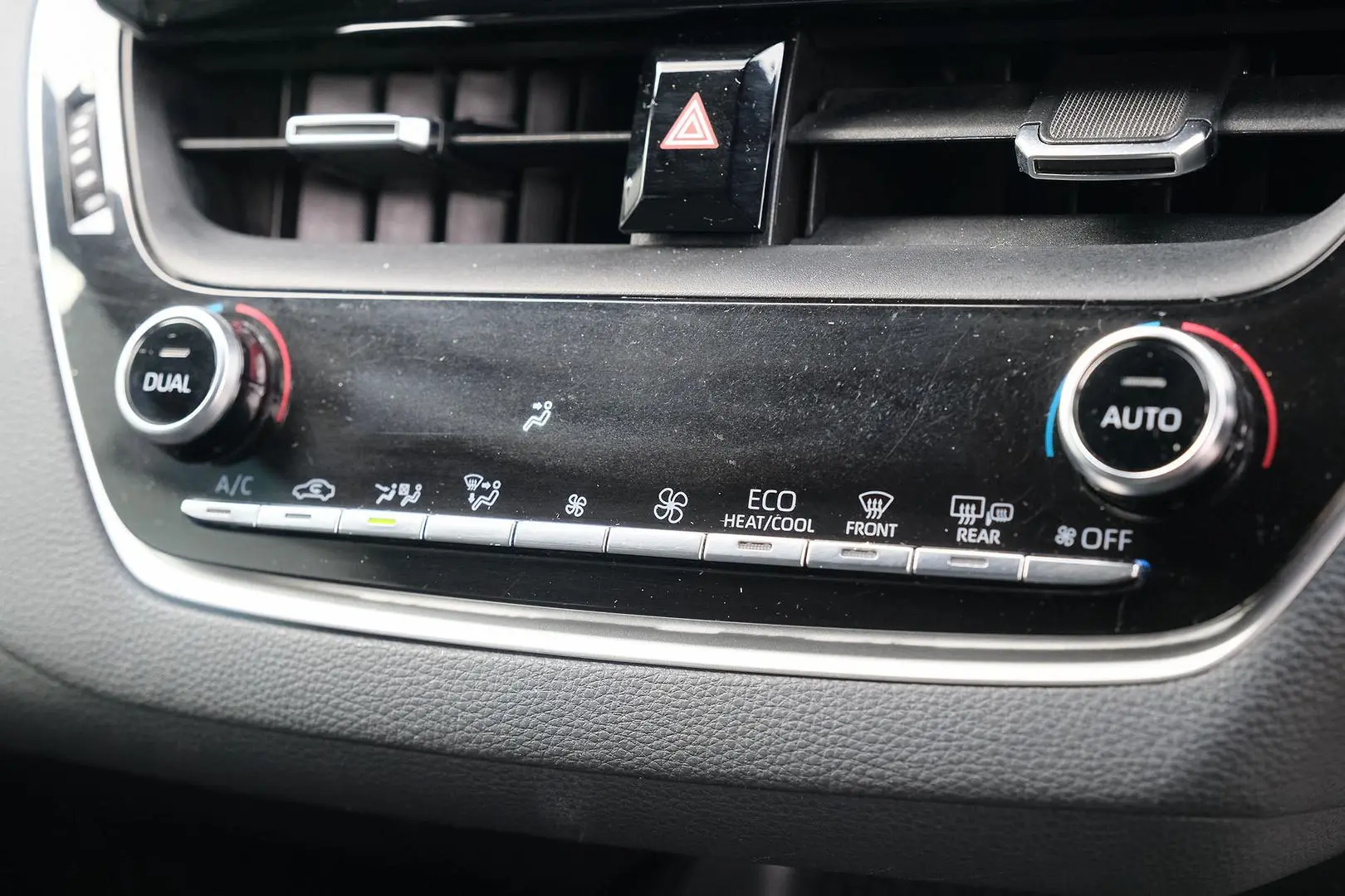 2020 Toyota Corolla Gallery Image 19