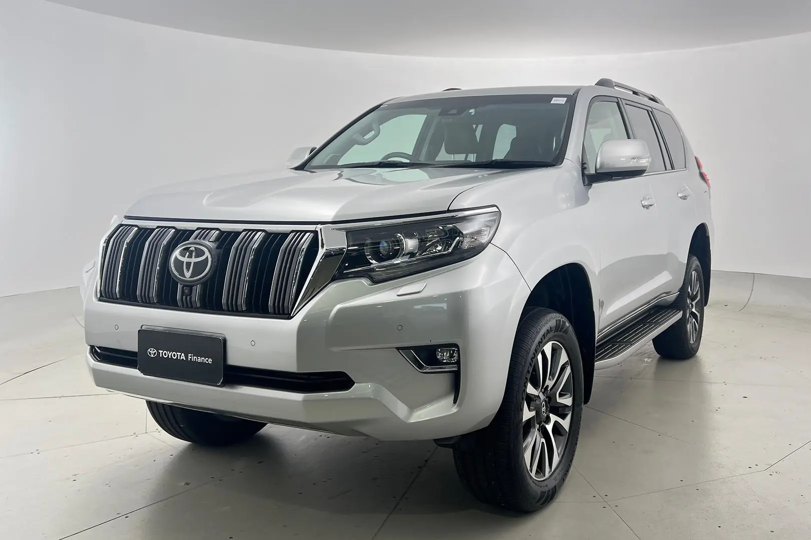 2021 Toyota Landcruiser Prado Gallery Image 2