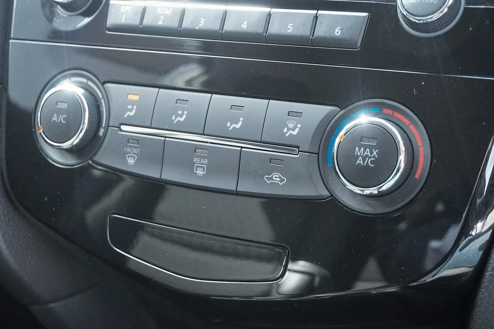 2017 Nissan X-TRAIL Gallery Image 12