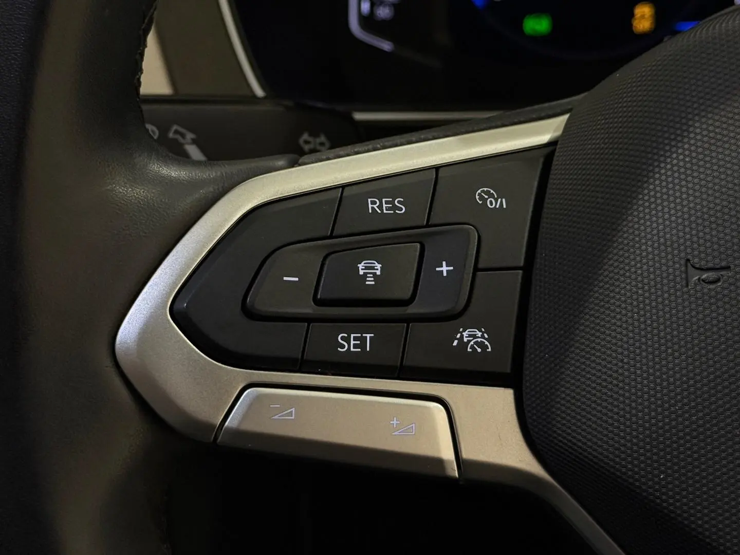 2022 Volkswagen Passat Gallery Image 27