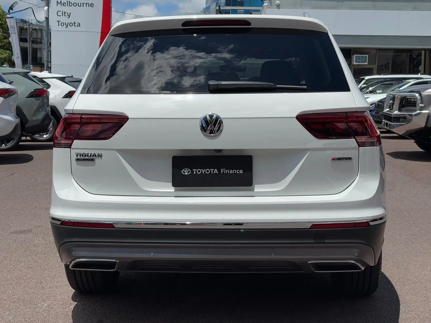 2018 Volkswagen Tiguan Gallery Image 6