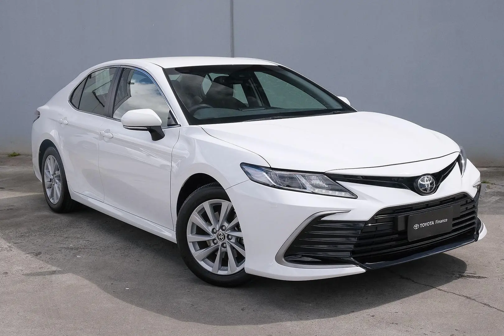 2024 Toyota Camry Gallery Image 1