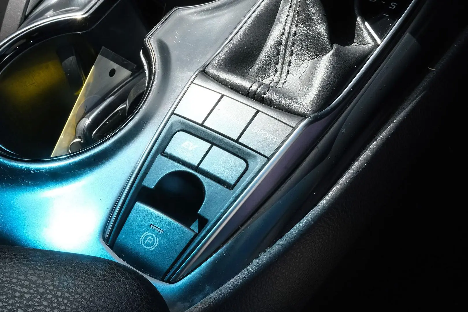 2020 Toyota Camry Gallery Image 19