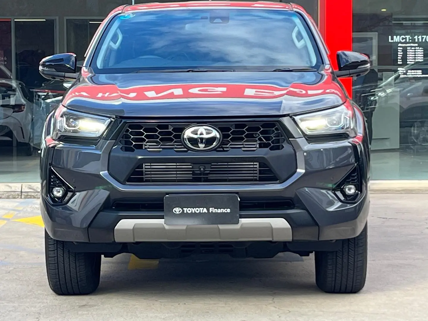 2024 Toyota Hilux Gallery Image 11