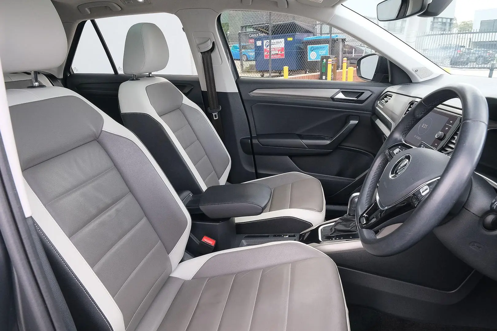 2021 Volkswagen T-Roc Gallery Image 14