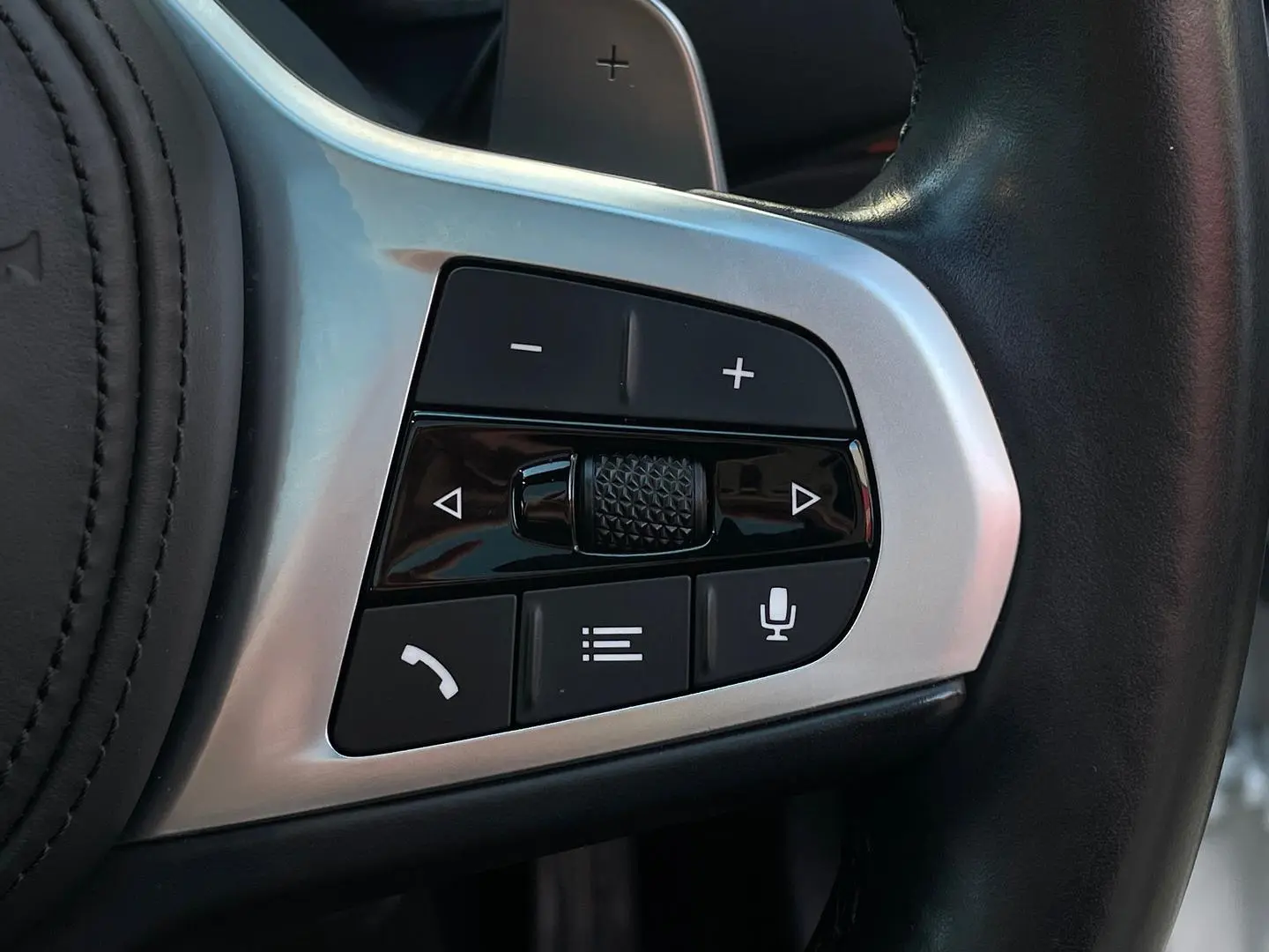 2022 BMW 3 Series Gallery Image 19