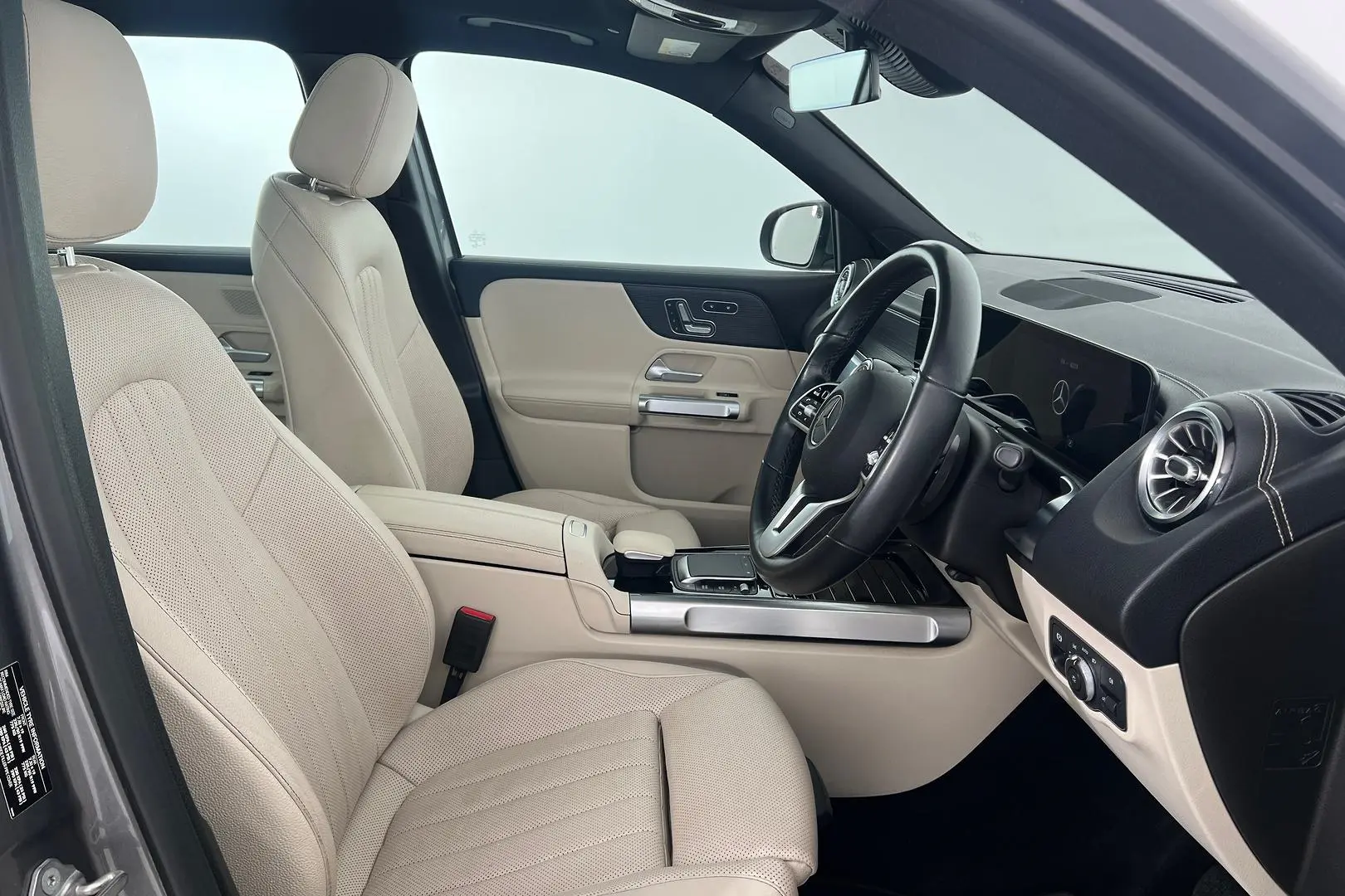 2021 Mercedes-Benz GLB-Class Gallery Image 7
