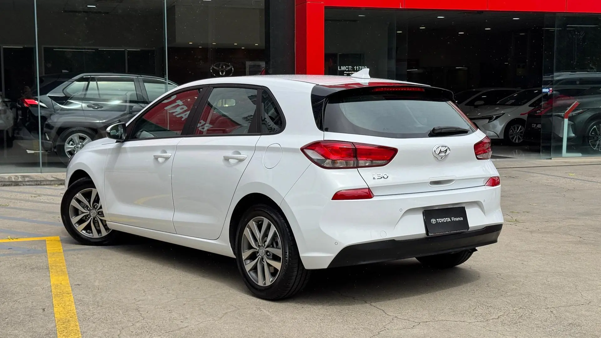 2019 Hyundai I30 Gallery Image 2