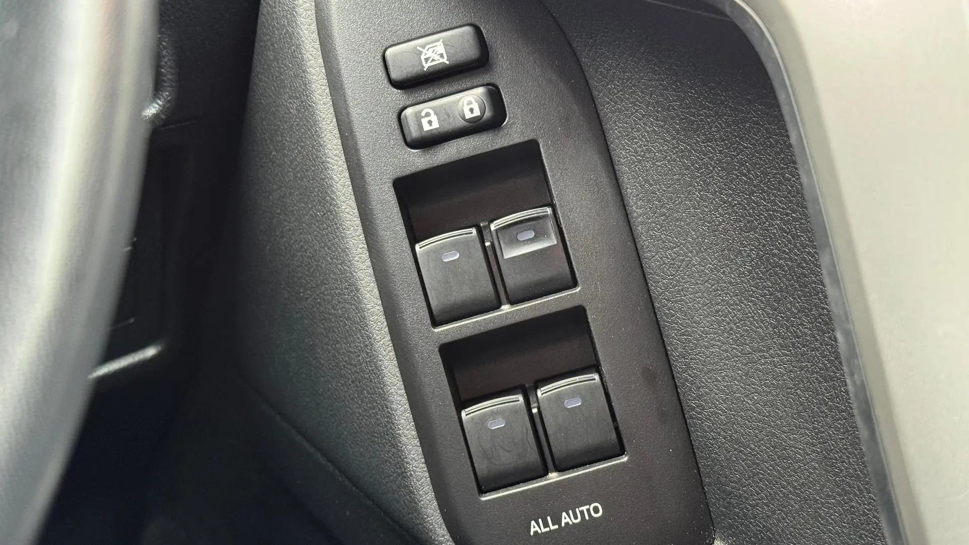 2022 Toyota Landcruiser Prado Gallery Image 33