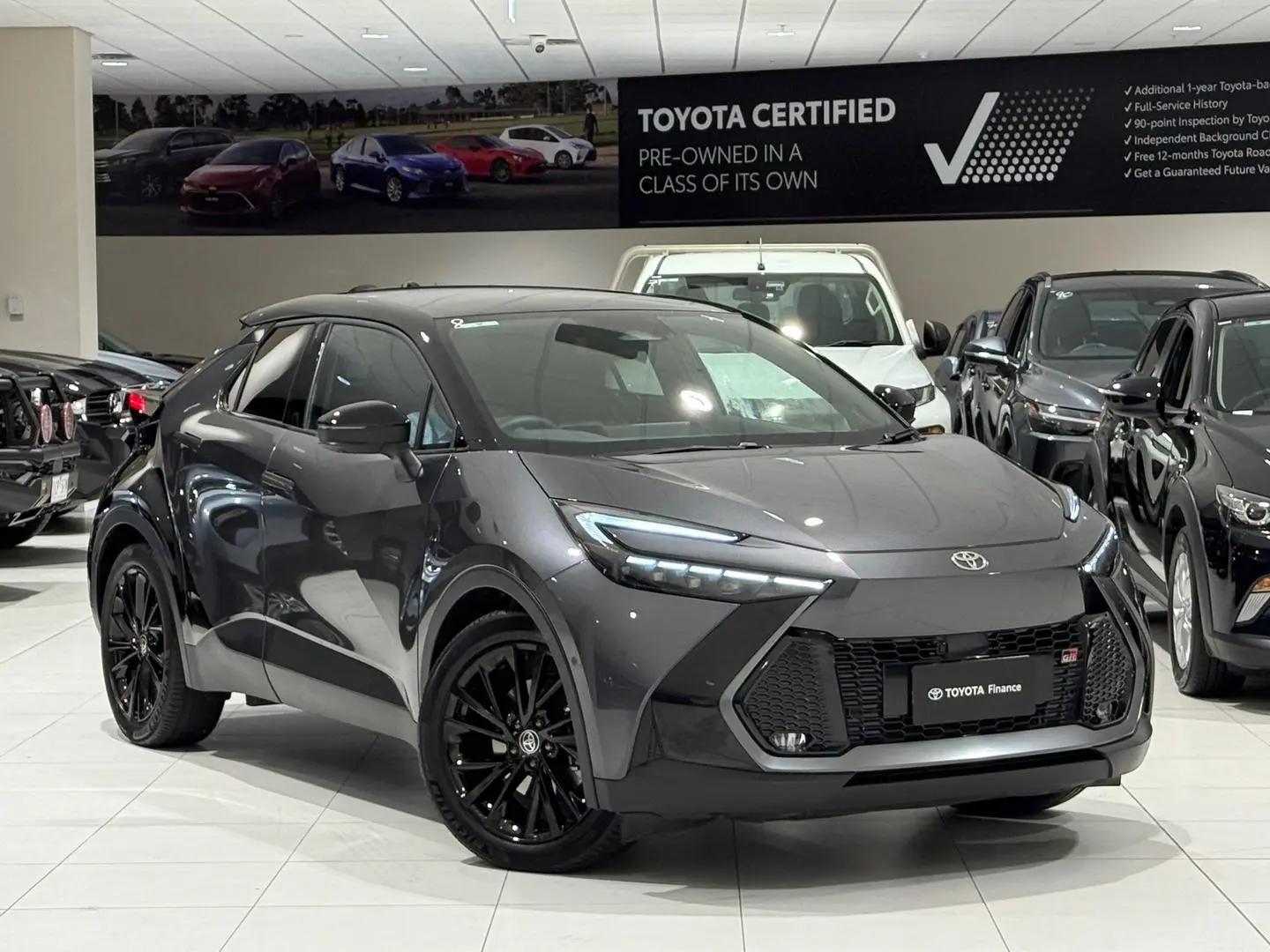 2024 Toyota C-HR Gallery Image 1