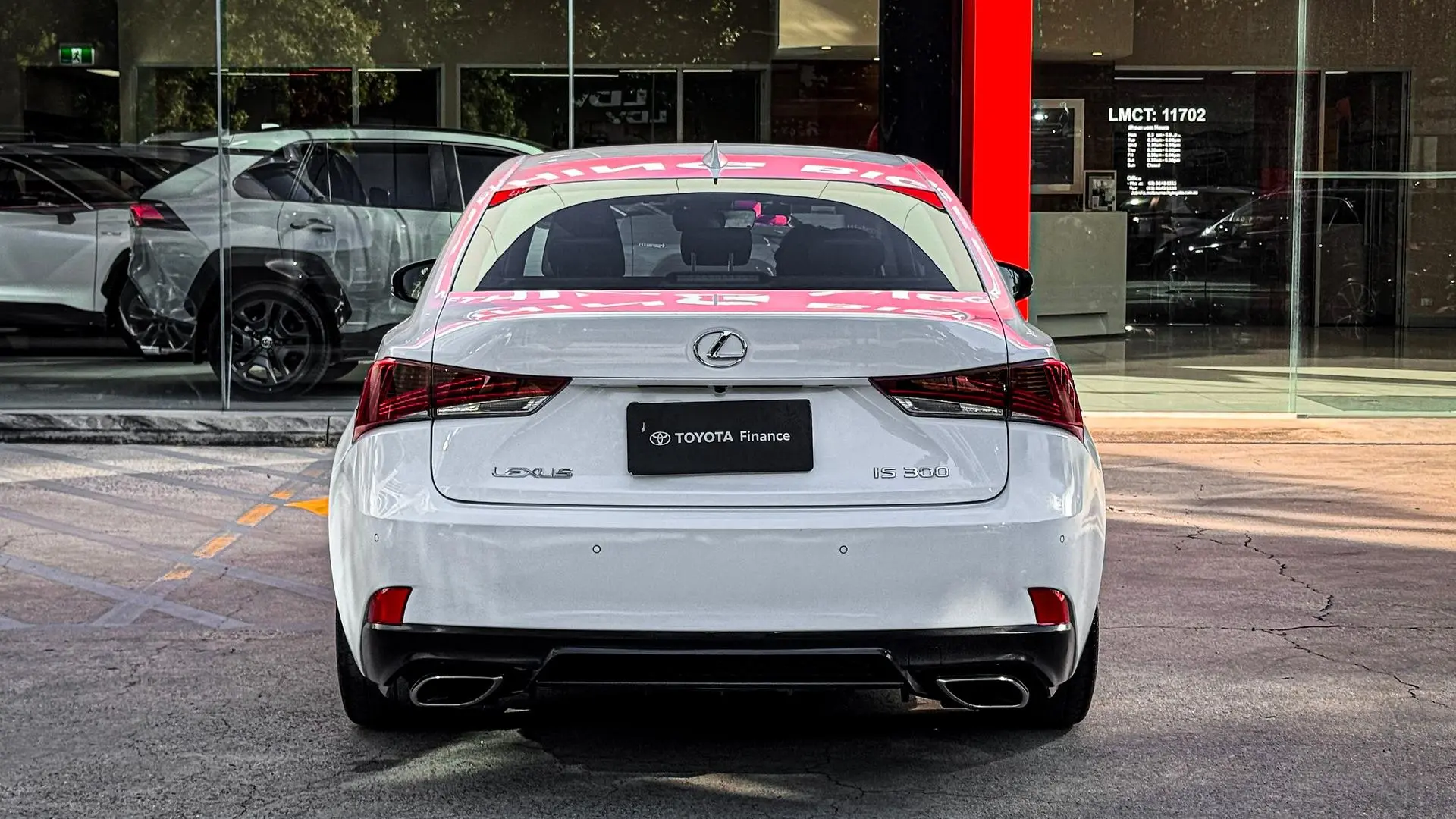 2018 Lexus IS Image 7