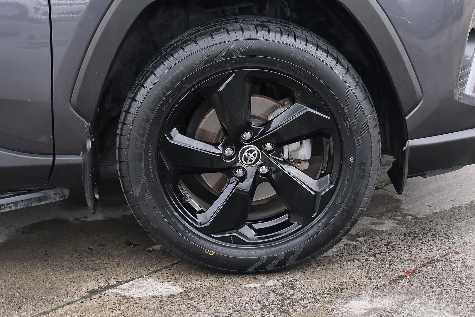 2021 Toyota RAV4 Gallery Image 6