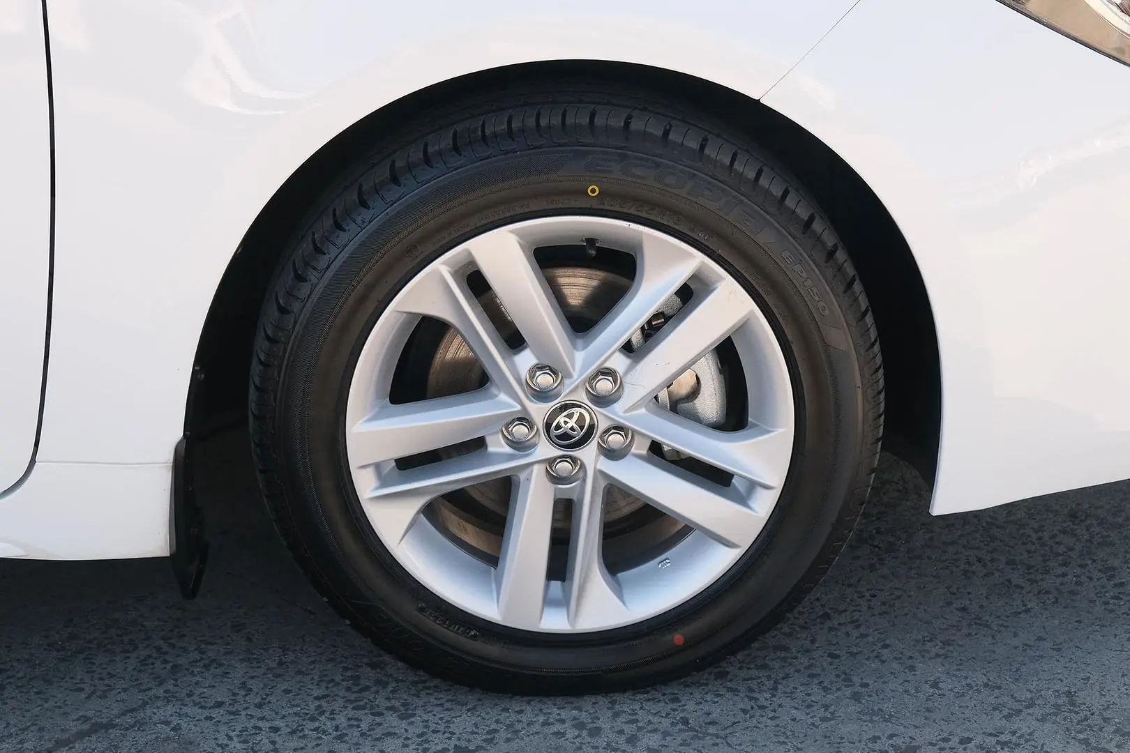 2019 Toyota Corolla Gallery Image 6