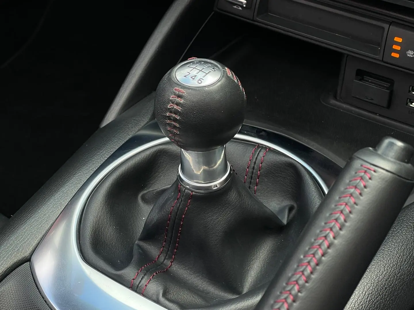 2017 Mazda MX-5 Gallery Image 14