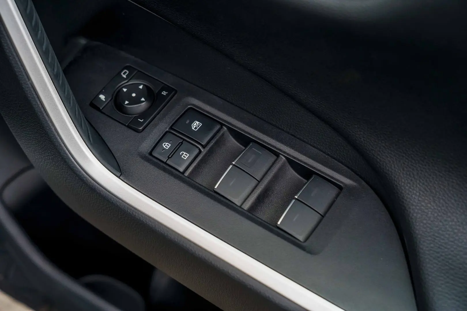 2024 Toyota RAV4 Gallery Image 11