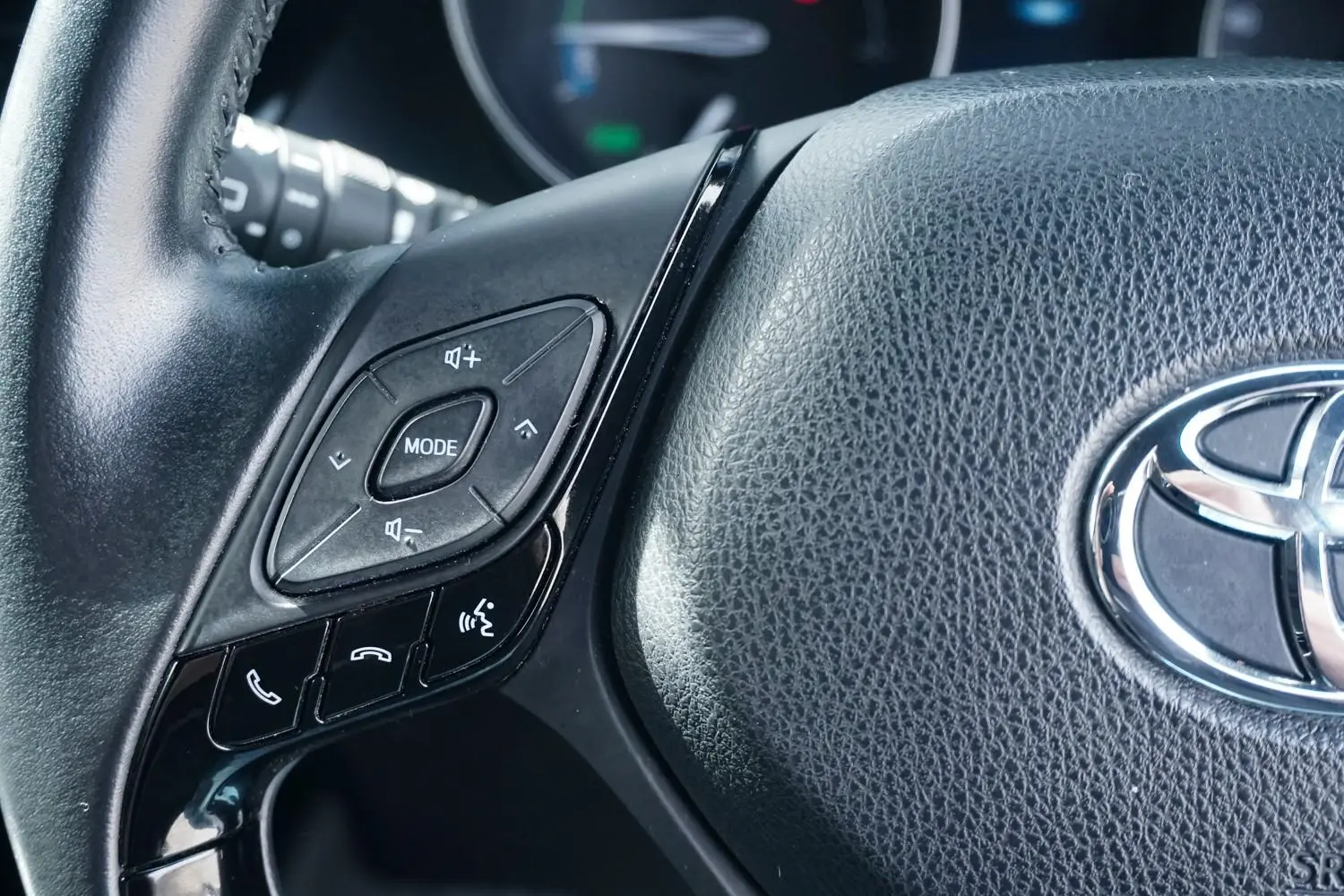 2022 Toyota C-HR Gallery Image 8