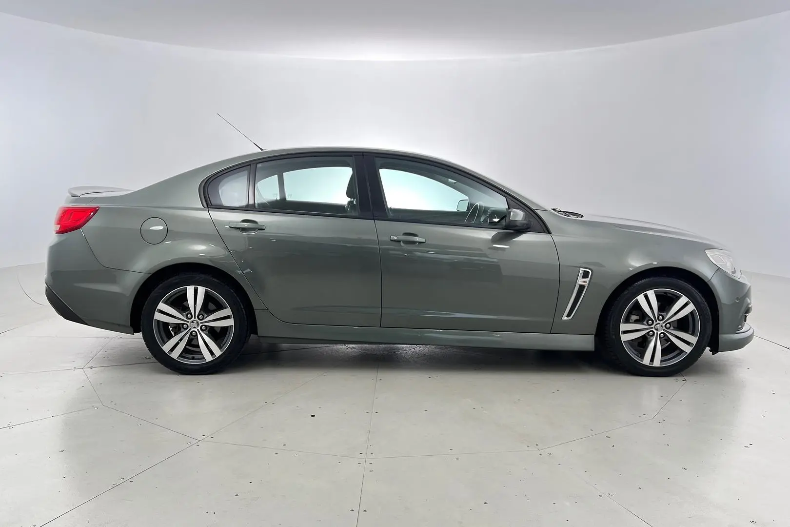 2014 Holden Commodore Gallery Image 3