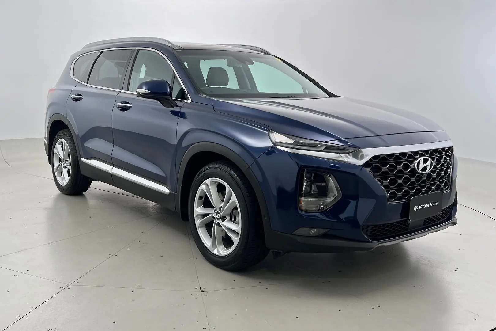 2018 Hyundai Santa Fe Gallery Image 1