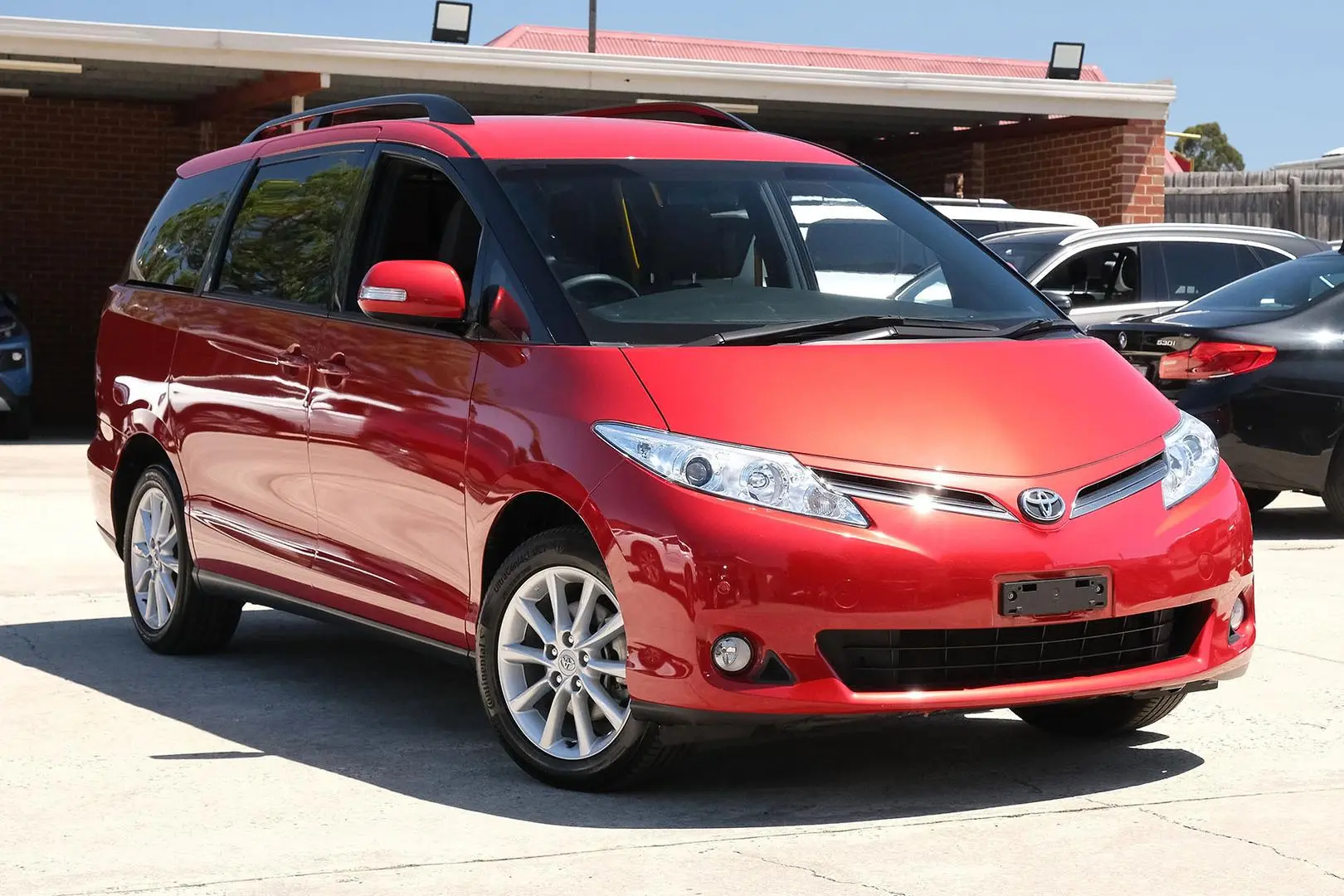 2019 Toyota Tarago Gallery Image 1