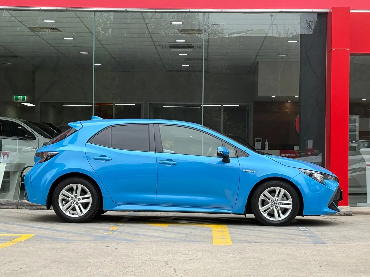 2019 Toyota Corolla Gallery Image 2