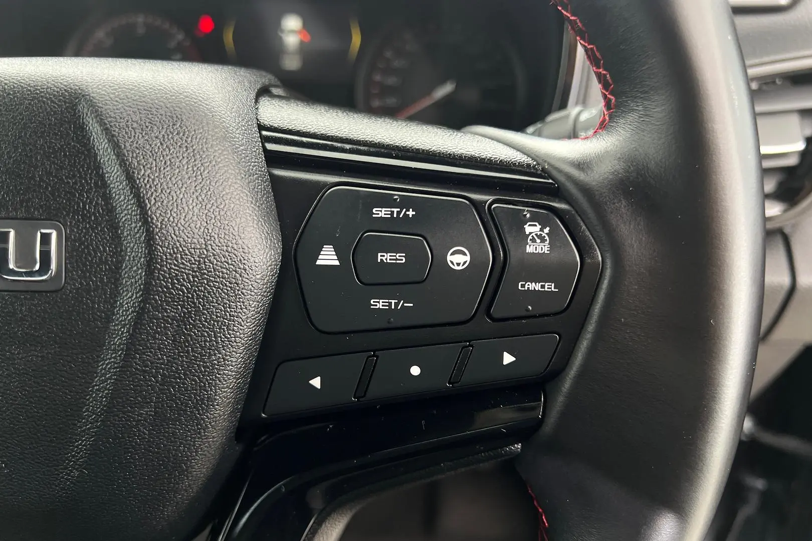2022 Isuzu D-MAX Gallery Image 15